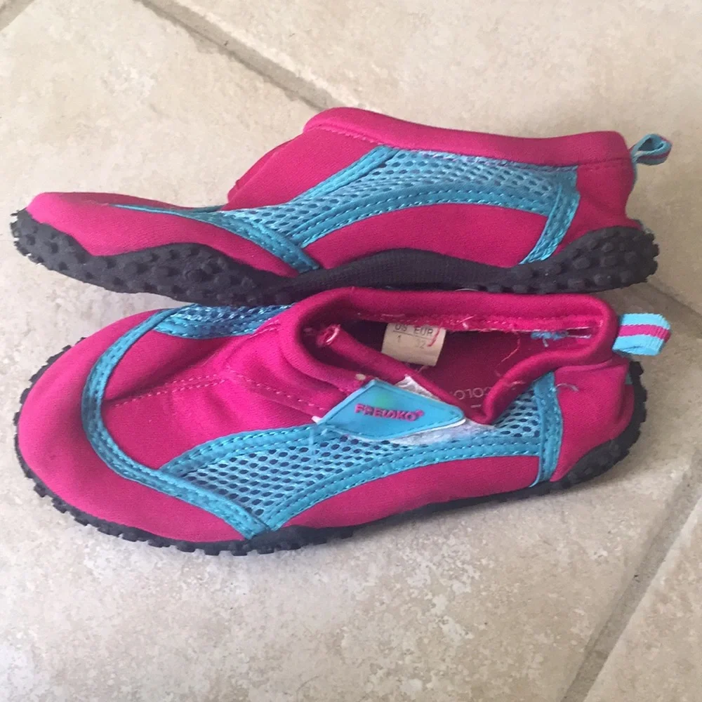 Fresko Water Shoes Size 1 Teal & Pink